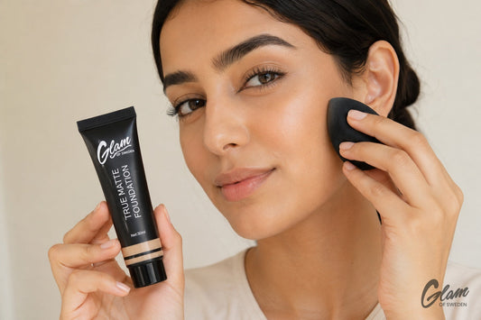 Femme marocaine à peau mate au teint unifié et lumineux — Glam of Sweden Maroc