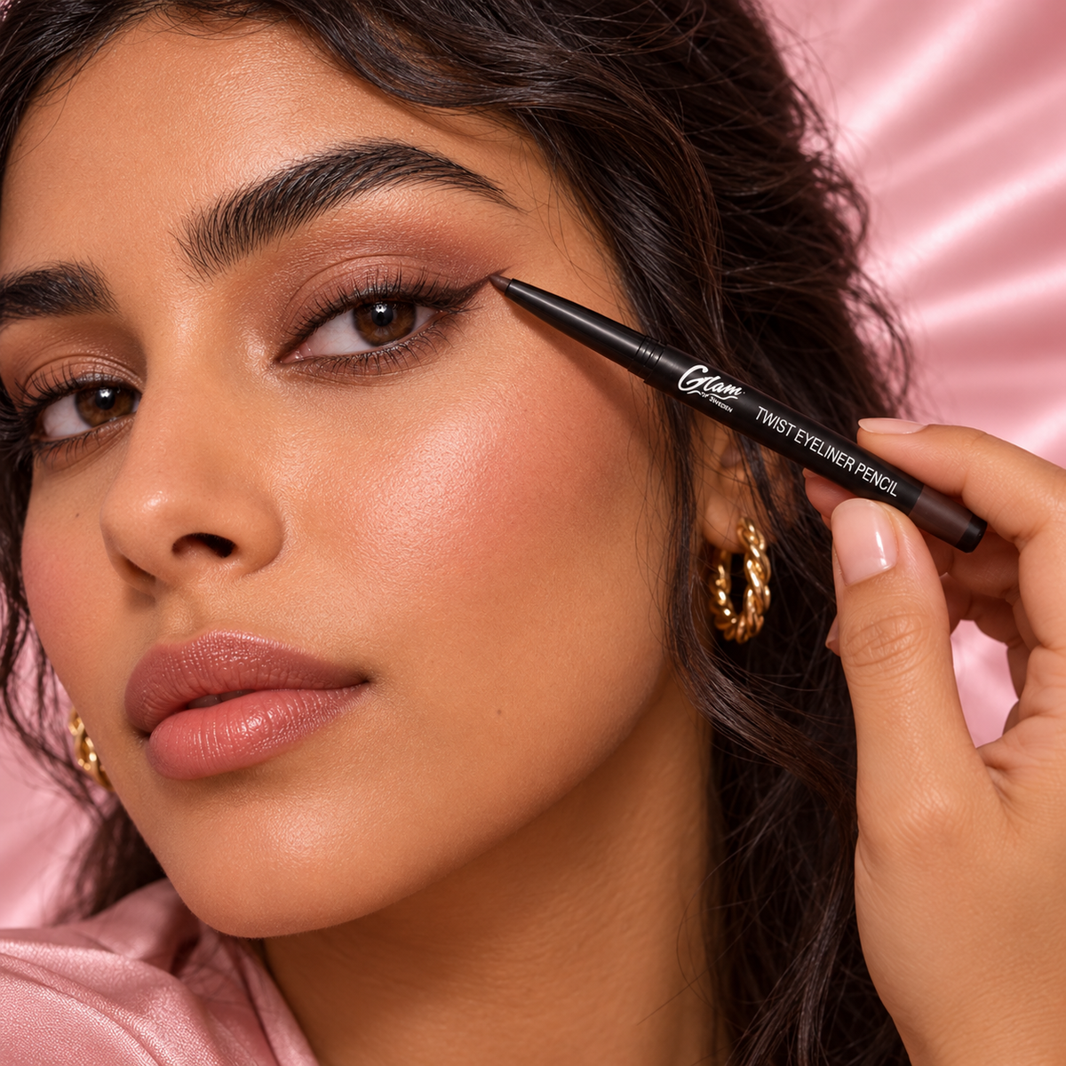 Application de l'Eyeliner Twist Marron