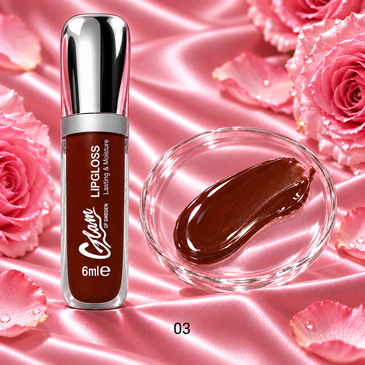 Glossy Shine — teinte 03 — flacon chromé et texture illustrative