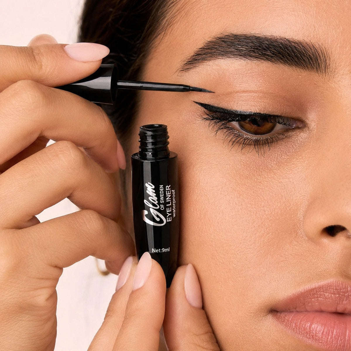 Eyeliner Liquide — Situation